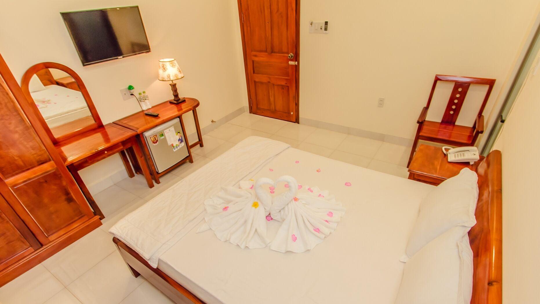 Lien Thong Hotel Duong Dong Exterior foto