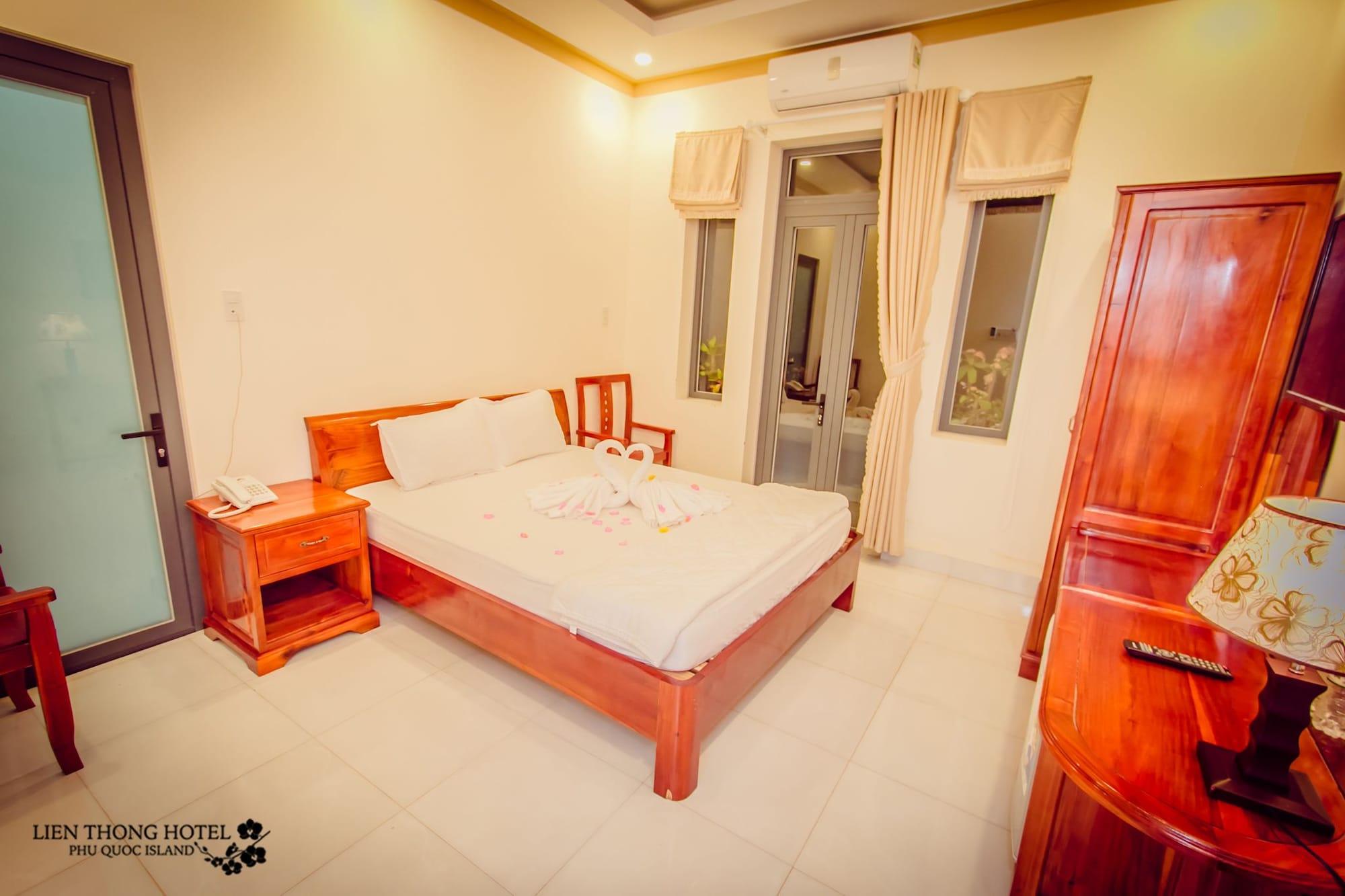 Lien Thong Hotel Duong Dong Exterior foto