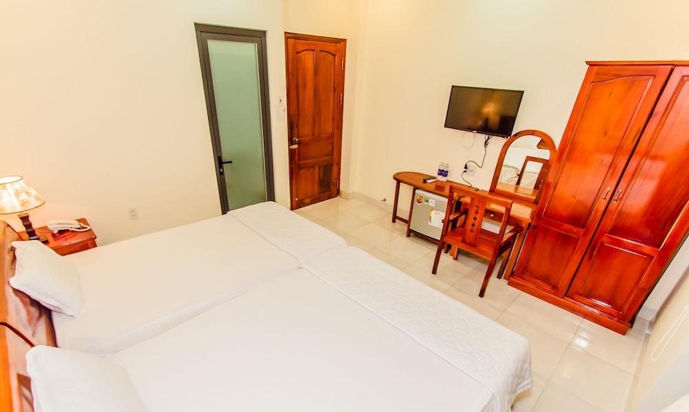 Lien Thong Hotel Duong Dong Exterior foto