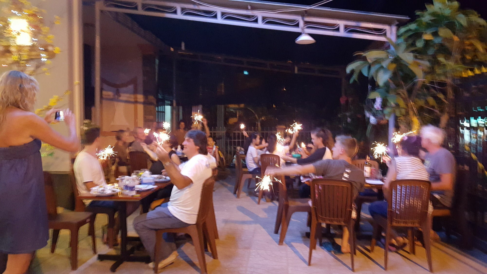 Lien Thong Hotel Duong Dong Exterior foto